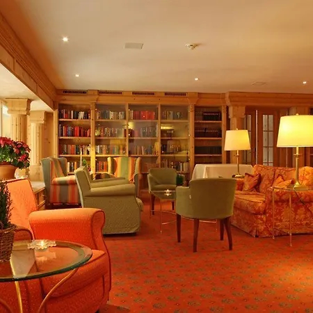 Hotel Quadratscha Alpenhotel 4*