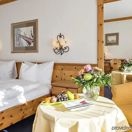 Quadratscha Alpenhotel Hotel Samedan