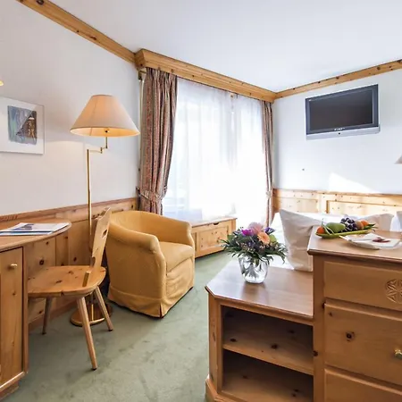 Hotell Quadratscha Alpenhotel