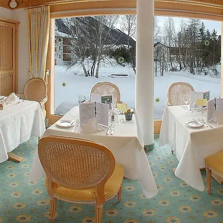 Quadratscha Alpenhotel 4*