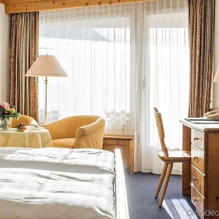 Quadratscha Alpenhotel 4*