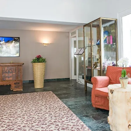 Quadratscha Alpenhotel 4*