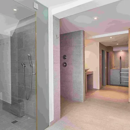 Quadratscha Alpenhotel Hotel 4*