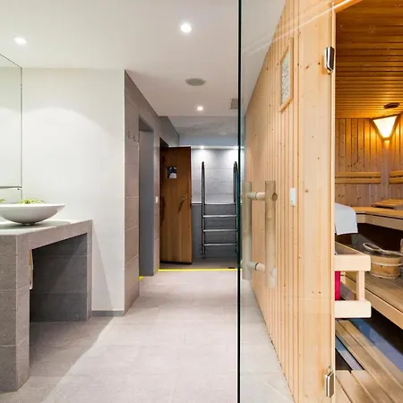 Quadratscha Alpenhotel Hotell 4*