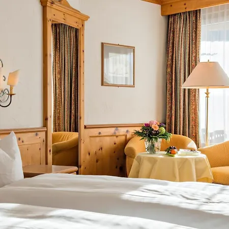 Hotell Quadratscha Alpenhotel 4*