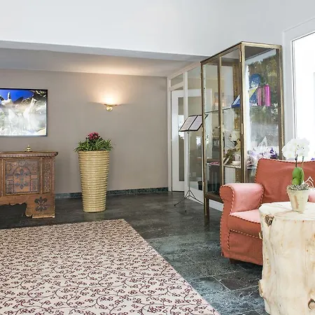 Quadratscha Alpenhotel Hotel 4*