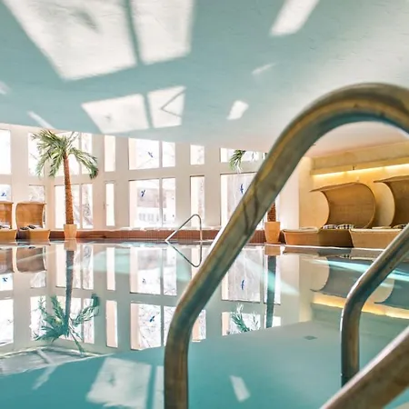 Quadratscha Alpenhotel Hotel 4*