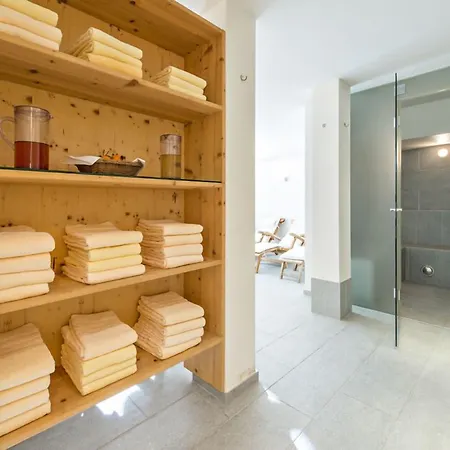 Quadratscha Alpenhotel 4*