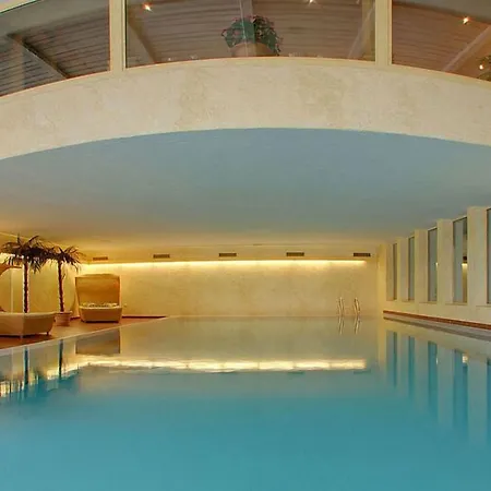 Quadratscha Alpenhotel Hotel