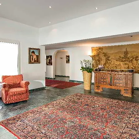 Quadratscha Alpenhotel Hotel