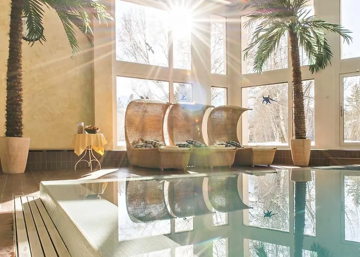 Quadratscha Alpenhotel Отель