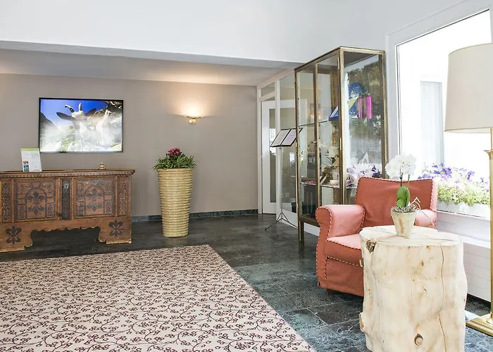 Quadratscha Alpenhotel Отель 4*