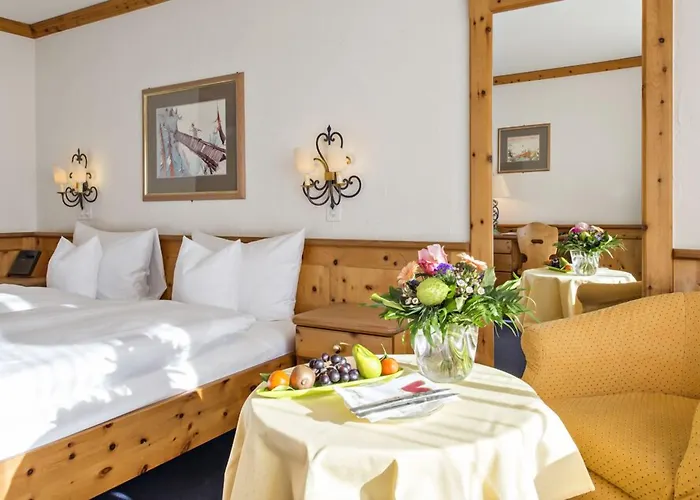 Quadratscha Alpenhotel Самедан