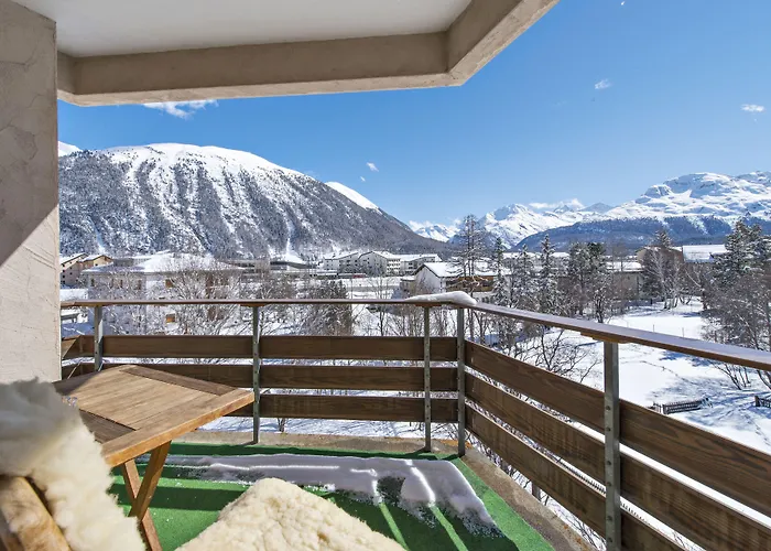 Quadratscha Alpenhotel Отель