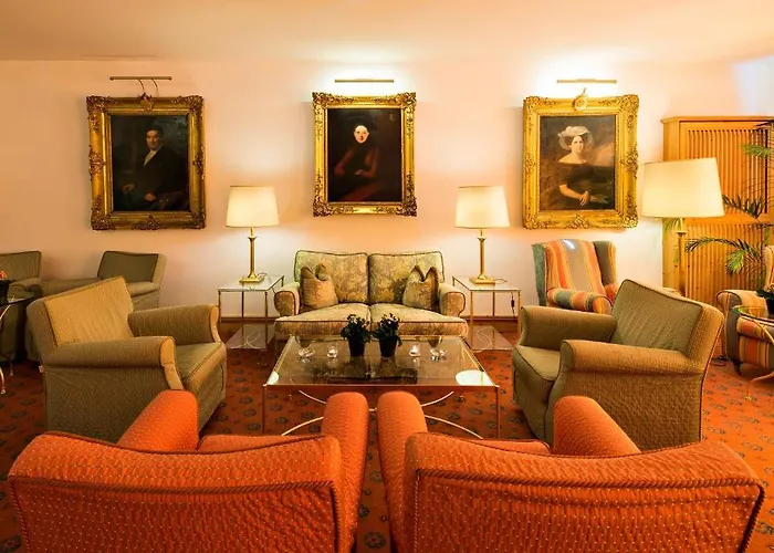 Отель Quadratscha Alpenhotel Самедан