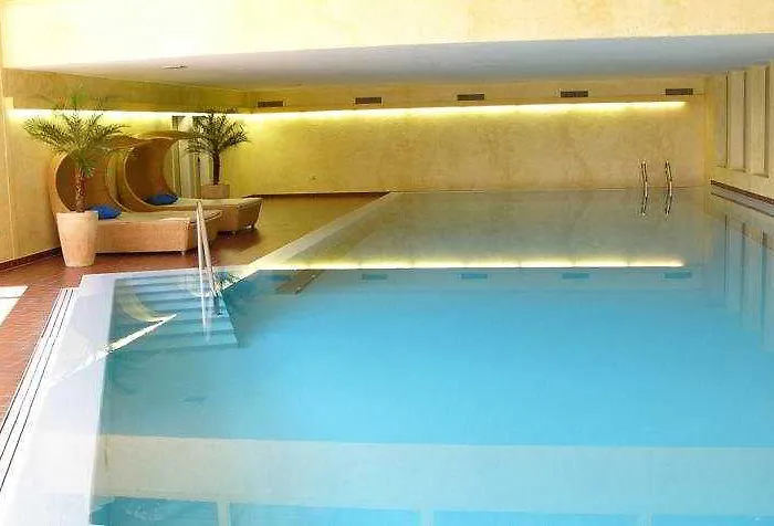 Quadratscha Alpenhotel 4* Самедан