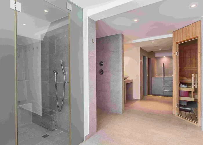 Quadratscha Alpenhotel Отель 4*